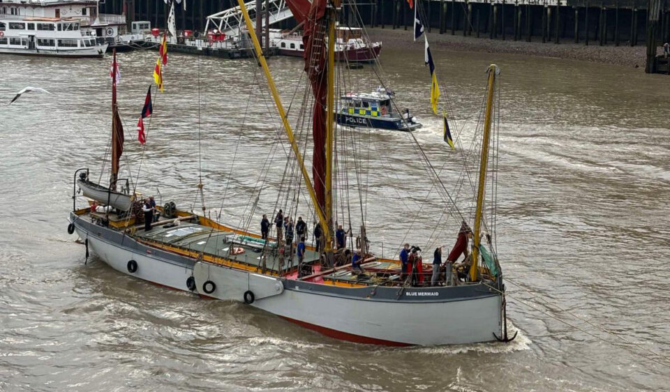 Barge